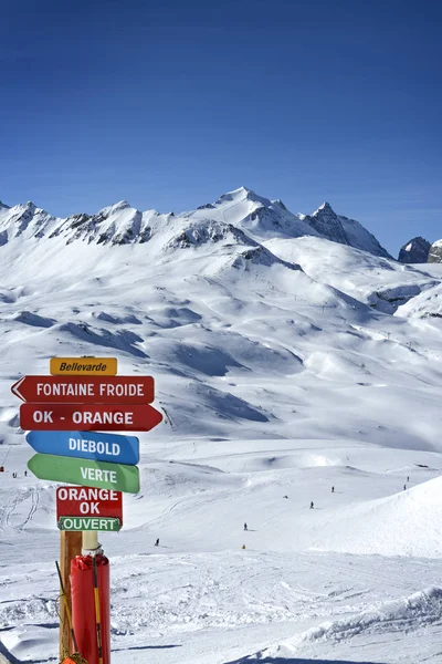 Estación de esquí y paisaje en los Alpes franceses, Tignes, Le Clavet, Tarentaise, Francia —  Fotos de Stock