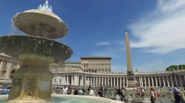 Vatikan - 26 Mayıs 2016: Roma İtalya Vatikan St Peters Bazilikası'na. Vatikan şehir devleti Roma şehrinin içinde duvarlı bir yerleşim bölgesi olduğunu. St. Peter's Basilica, Sistine Şapeli ve Vatikan Müzeleri.