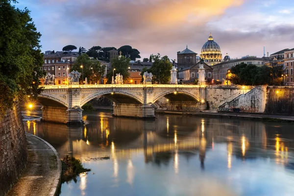 Roma stad bij nacht — Stockfoto