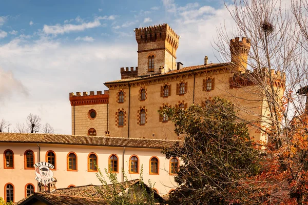 Barolo aldeia na Itália — Fotografia de Stock