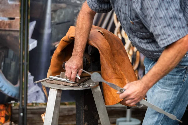 Blacksmith forged iron traditional hammer beating — Stock Photo, Image