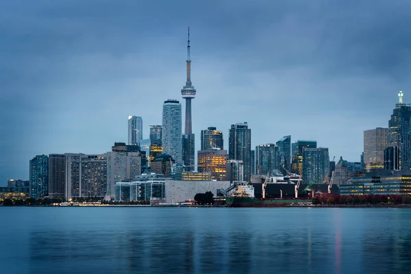 De skyline van Toronto in de ochtend — Stockfoto