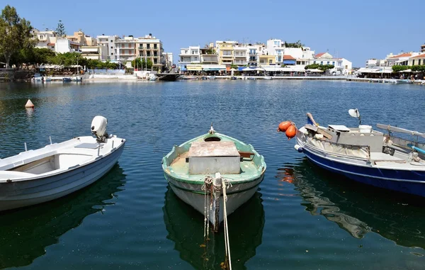 Łodzie Rybackie Jeziorze Agios Nikolaos Crete — Zdjęcie stockowe
