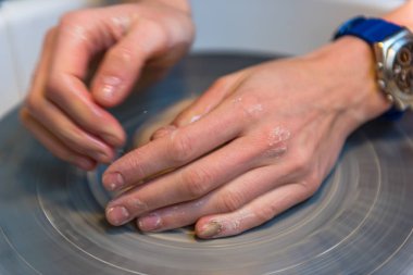  eller bir toprak kavanozu oluşturma