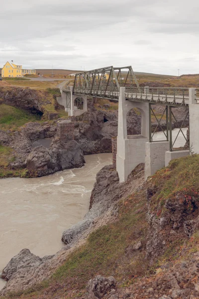 İzlanda'daki Skjalfandafljot Nehri'nde köprü — Stok fotoğraf