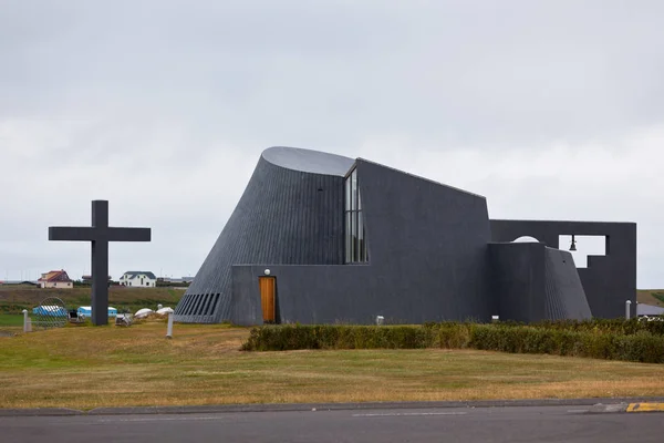 Современная исландская церковь — стоковое фото