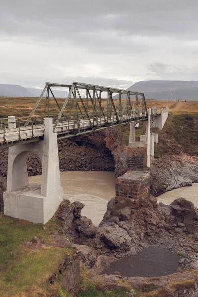 Jembatan di Sungai Skjalfandafljot di Islandia — Stok Foto
