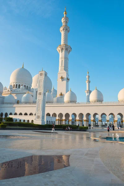 Sheikh Zayed fehér Mosque — Stock Fotó