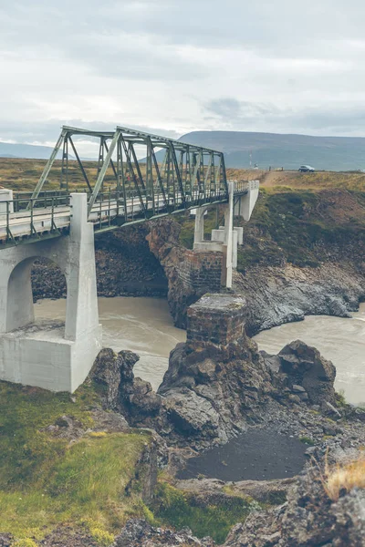İzlanda'daki Skjalfandafljot Nehri'nde köprü — Stok fotoğraf