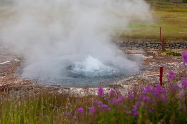 Geothermische Quelle in Island — Stockfoto