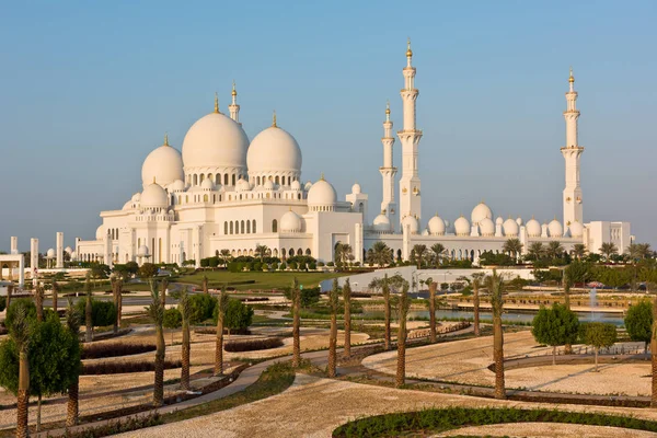 Sheikh Zayed fehér Mosque — Stock Fotó