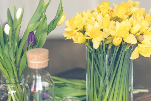 Yellow narcissuses bouquet — Stock Photo, Image