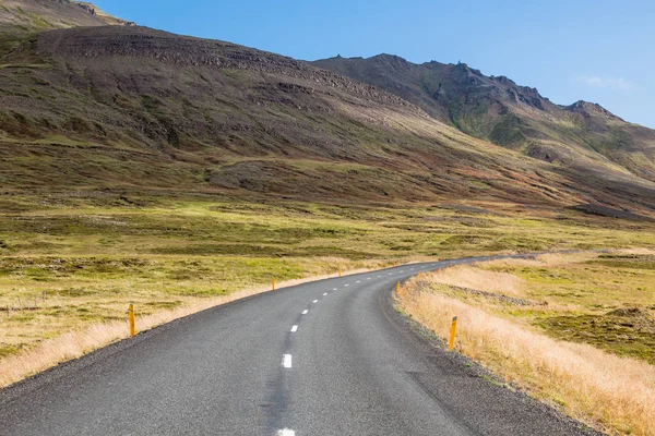 無限のアイスランド語の高速道路 — ストック写真