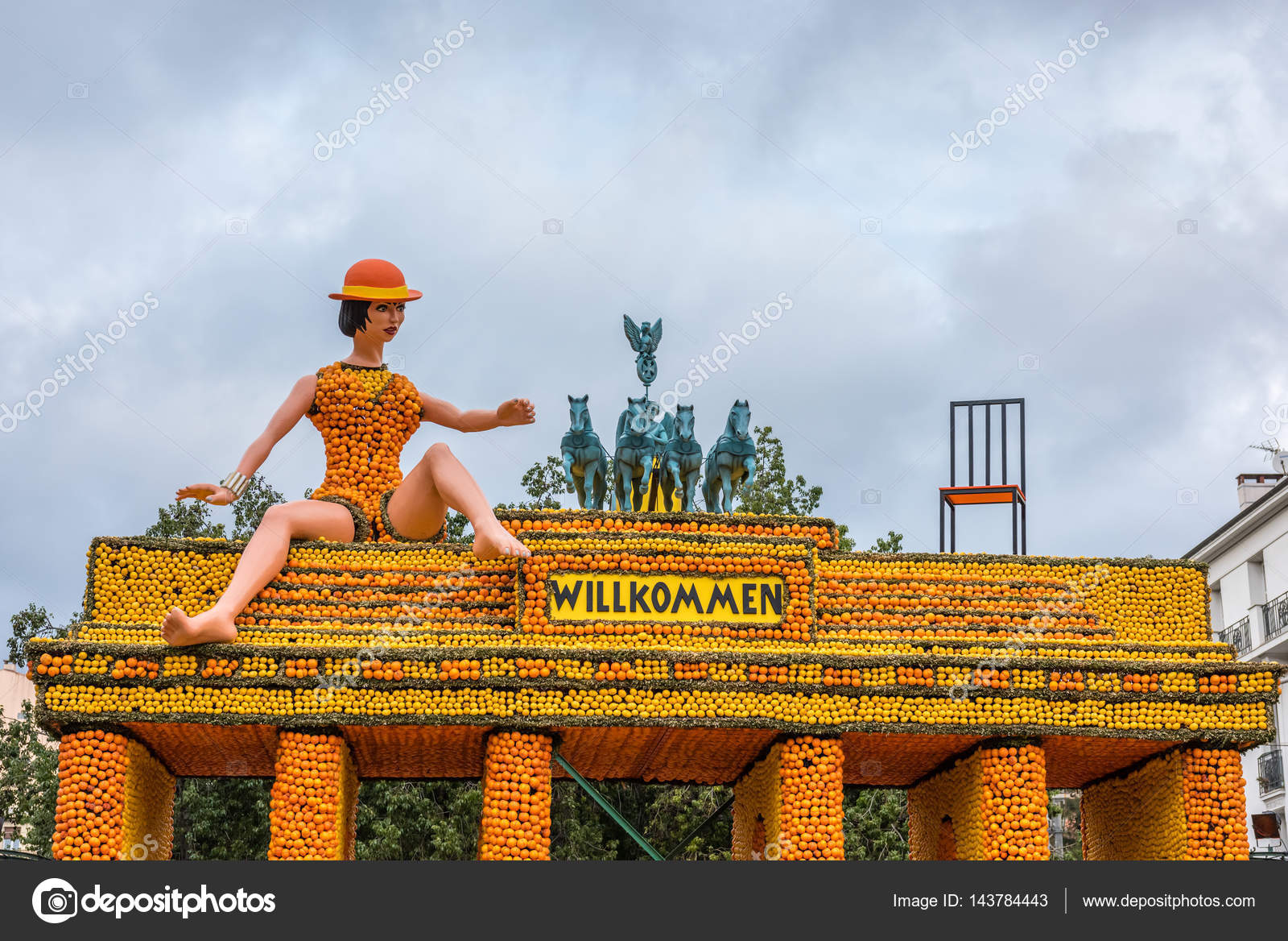 Lemon Festival in Menton, France Stock Editorial Photo © dvoevnore