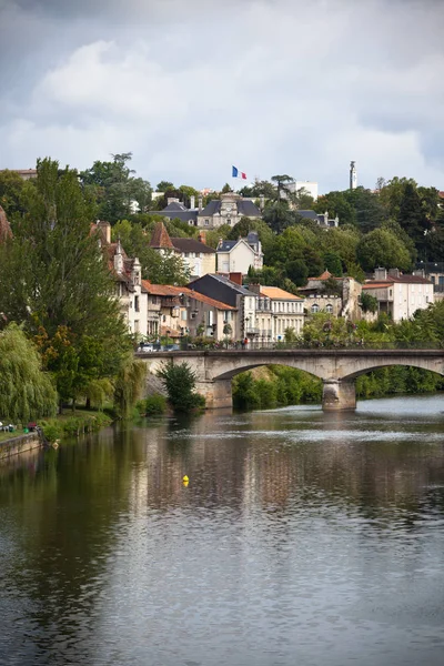 Schilderachtig uitzicht van de stad van de Perigord — Stockfoto