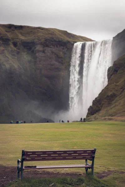 Skogafoss şelale gündüz sırasında — Stok fotoğraf