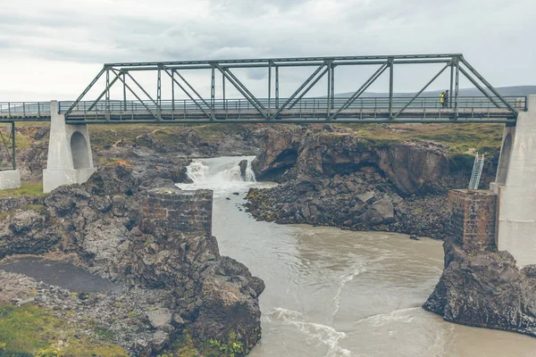 在冰岛的 Skjalfandafljot 河上的桥 — 图库照片