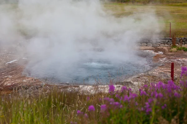 Geothermische Quelle in Island — Stockfoto