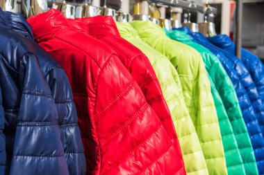 Parlak kış giysileri