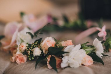 el yapımı çiçek çelenk