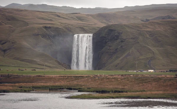 Водоспад Skogafoss, Ісландія — стокове фото