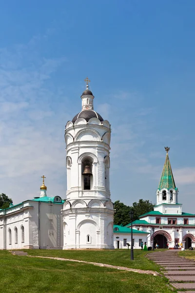 Szent György-templom a Kolomenskoye — Stock Fotó