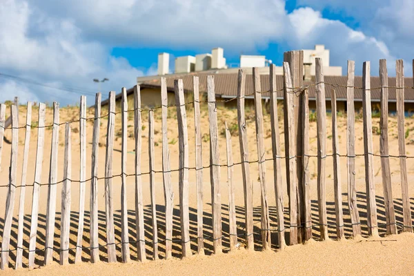 Dřevěný plot na Atlantic beach — Stock fotografie