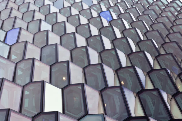 Детали фасада концертного зала Harpa — стоковое фото