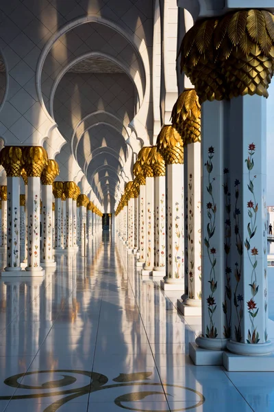 Sheikh Zayed Mesquita Branca em Abu Dhabi — Fotografia de Stock