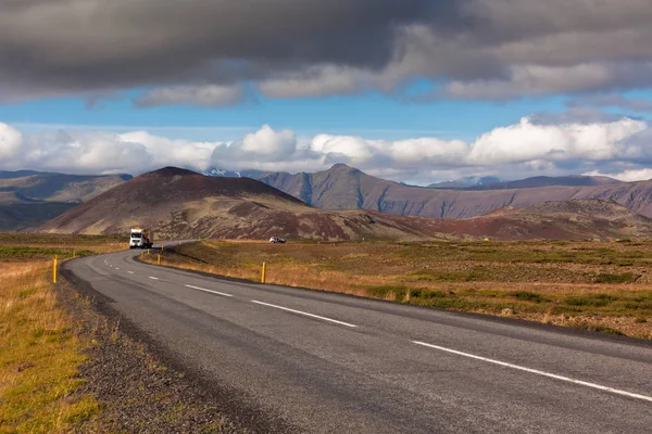 Niekończące się islandzki autostrady — Zdjęcie stockowe