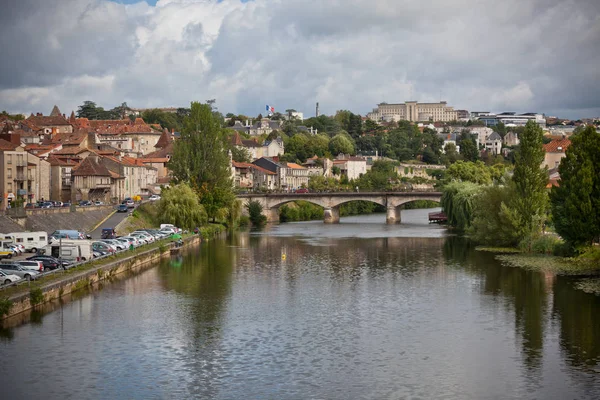 法国佩里戈尔镇风景如画的看法 — 图库照片