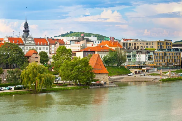 Skyline-Maribor város a napsütéses nap, Szlovénia — Stock Fotó