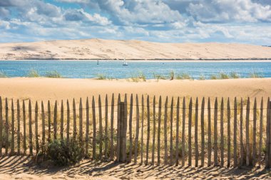 Fransa Atlantik sahilinde ahşap çit