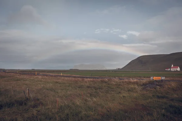 Paisaje de Islandia del Sur con arco iris — Foto de Stock