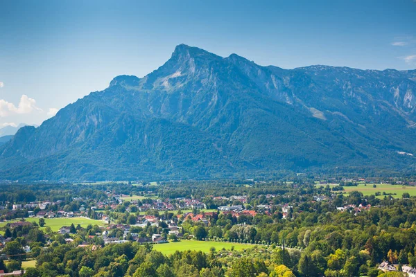 Salzburg yakınındaki Avusturya Alplerinde görünümünü