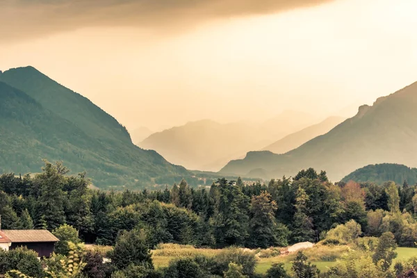 Utsikt över österrikiska Alperna nära Salzburg — Stockfoto