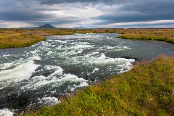 Летний Исландский пейзаж — стоковое фото