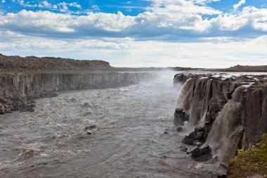 İzlanda 'da Dettifoss Şelalesi