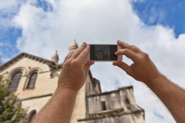 Akıllı telefon holding turizm eller 