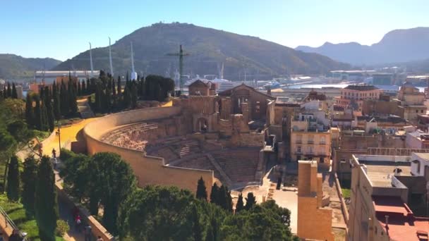 Den romerska amfiteatern och stadsbilden i Cartagena stadsregionen Murcia, Spanien — Stockvideo