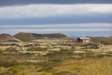 Küçük ahşap kulübe 