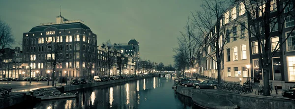 Amsterdam canal ulicy widok w nocy — Zdjęcie stockowe