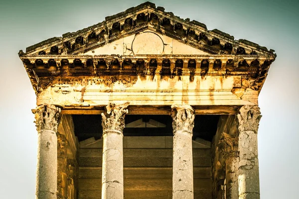 克罗地亚普拉的罗马奥古斯塔斯圣殿 — 图库照片
