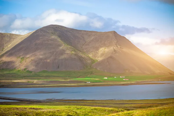 Västra isländska havet kusten — Stockfoto