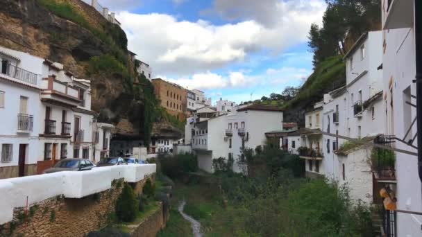 Setenil 드 라스 보, 안달루시아, 스페인의 거리 — 비디오