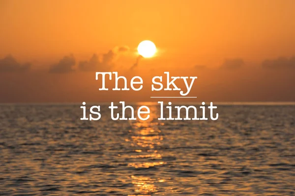 Cita de motivación inspiradora, puesta de sol naranja — Foto de Stock