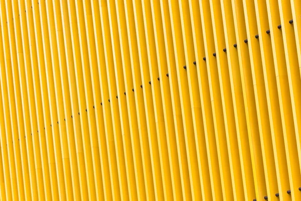 Sárga fém épület homlokzati részlete — Stock Fotó