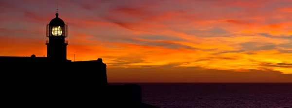 カボ サン ビセンテ、サグレス、ポルトガルの灯台サンセット — ストック写真