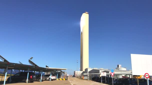 España Sevilla Marzo Torre Colectora Energía Solar Empresa Abengoa Sevilla — Vídeos de Stock