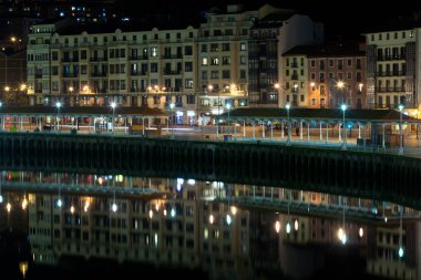 Bilbao, Bask Ülkesi, İspanya cityscape akşam